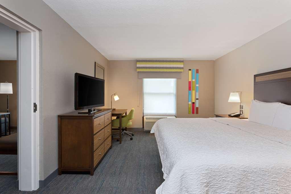 Hampton Inn & Suites Fort Myers Beach/Sanibel Gateway Room photo